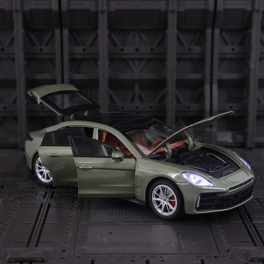 1:24 Simulate Porsche Panamera - Audio Music Car 评论和价格